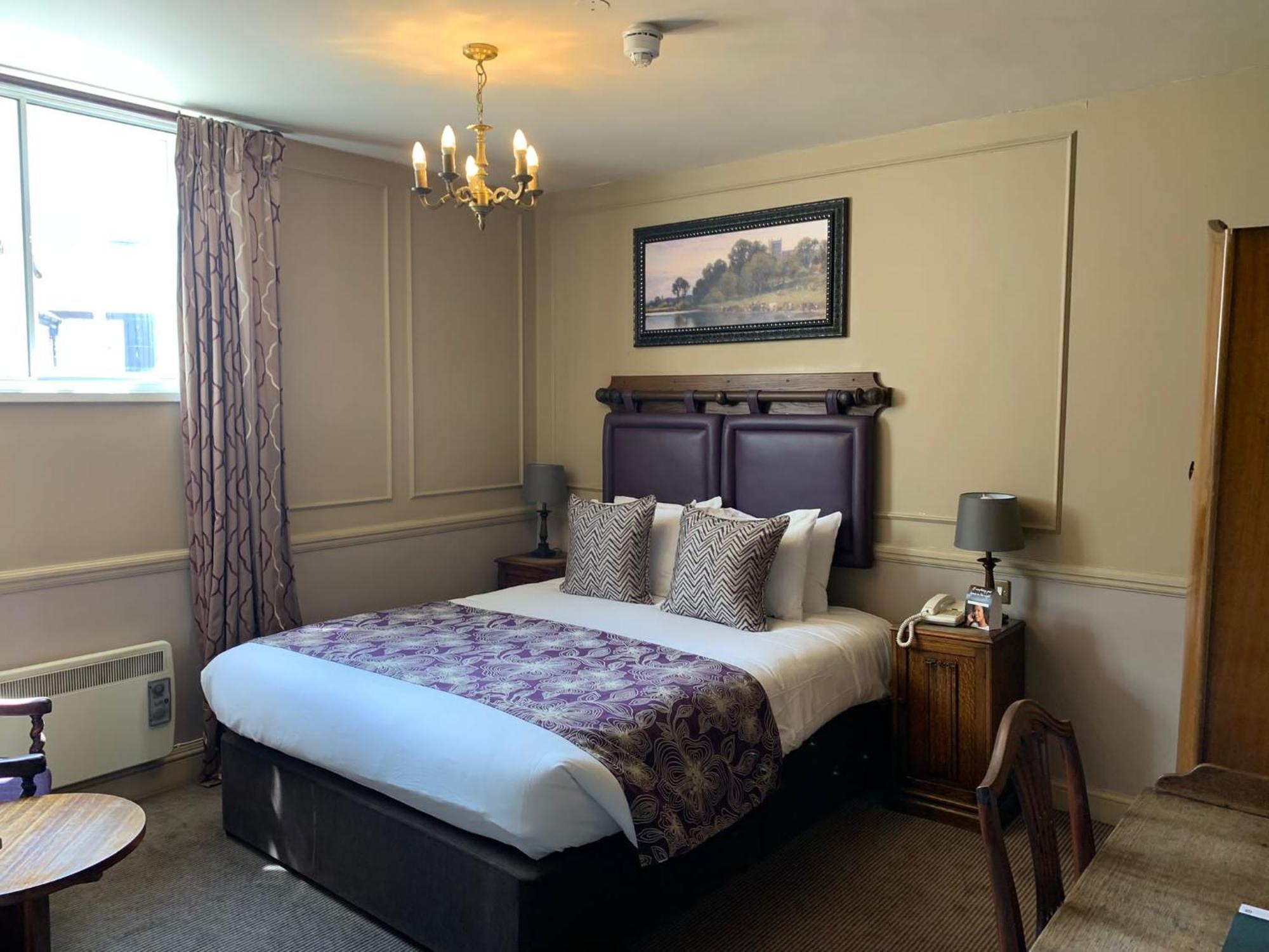 Saracens Head Hotel By Greene King Inns توسيستر المظهر الخارجي الصورة